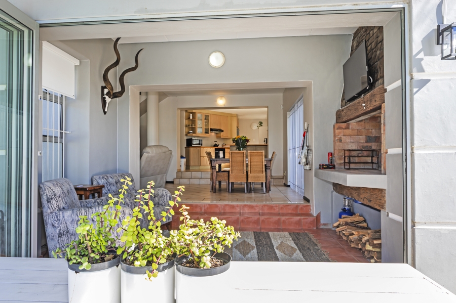 3 Bedroom Property for Sale in Door De Kraal Western Cape